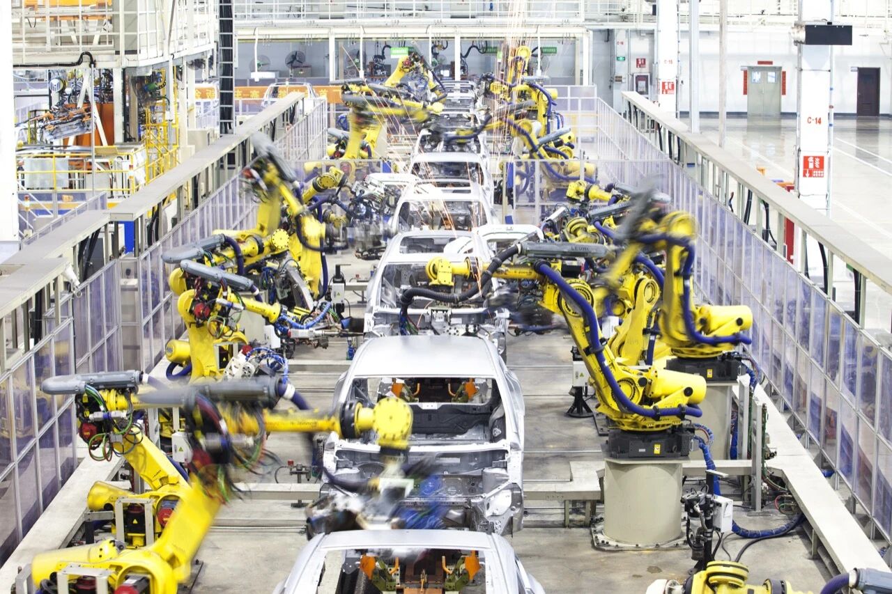 朱晓兵 《现代汽车工业的智造之光》.jpg