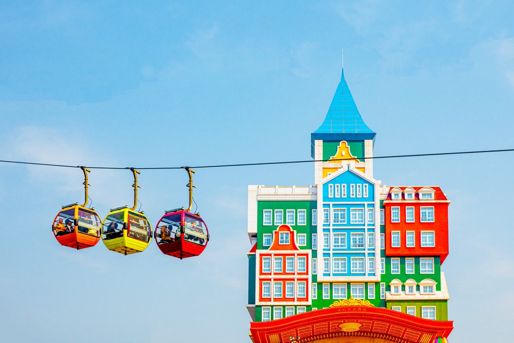 11、20260130第9期4版：童话世界（崔玉平 摄）.jpg