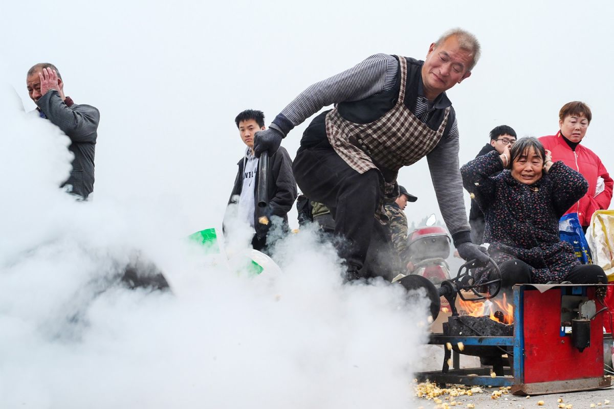 39、20260324第23期4版：爆米花（四川资阳）（邱洪英 摄）.jpg