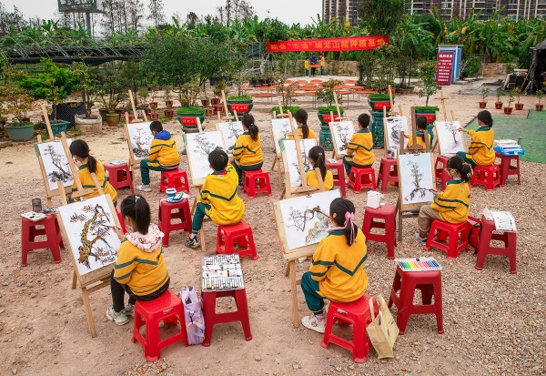 《童心绘梦 多彩非遗》