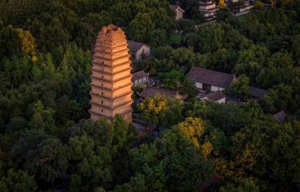 夕阳下的小雁塔