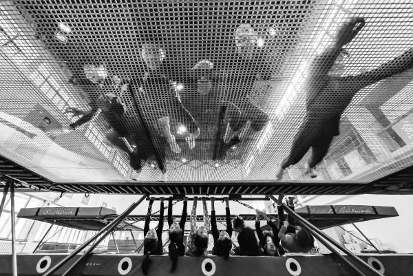 蹦床上的娃（组照1-10）