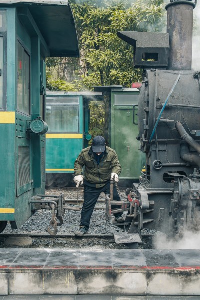 锈铁蒸汽的摆渡人