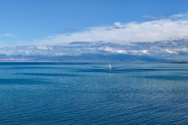 青海长云暗雪山