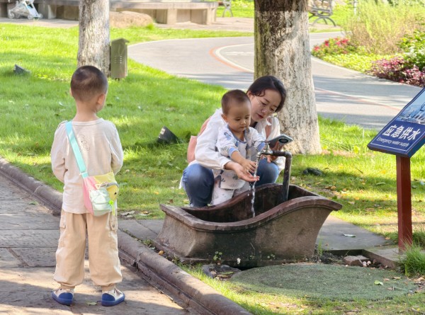 妈妈带我洗手手